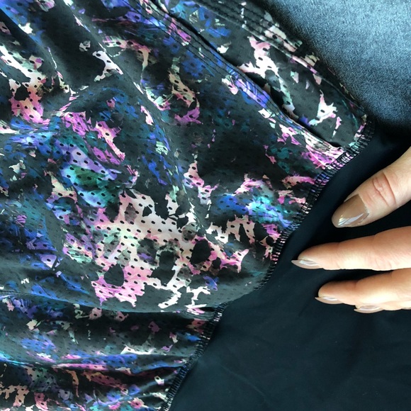 Lululemon rare breathable hot yoga capri - Picture 3 of 5